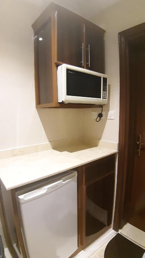 Al Rawda Furnished Units Aparthotel Tabuk Bagian luar foto